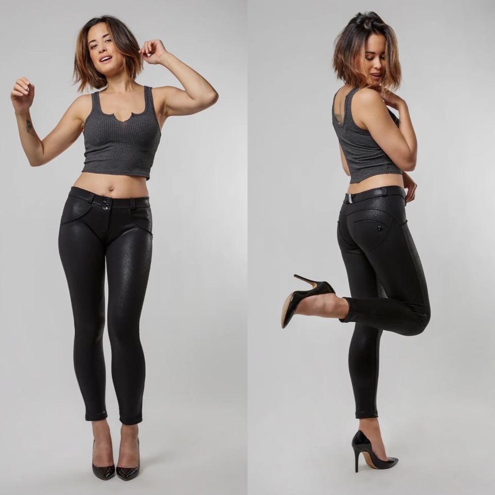 Freddy WR.UP® PYTHON LEATHER
Classic Rise Full Length
Black siZe small